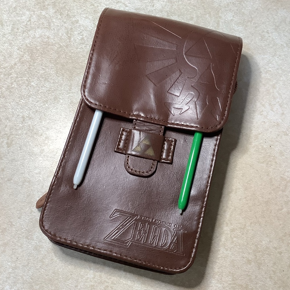 Nintendo 3DS Legend of Zelda Carrying Case Travel Pouch Triforce Logo 🕹️🛡️⚔️
